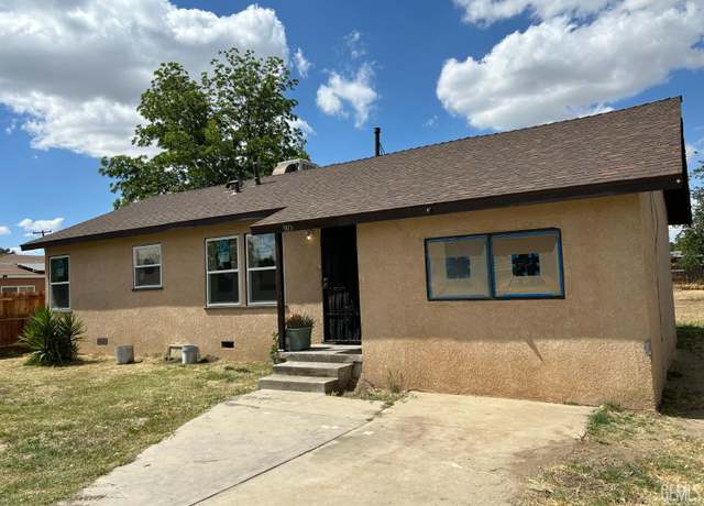 Property at 905 Hacienda Dr, Bakersfield, CA 93307, 4 beds, 3 baths
