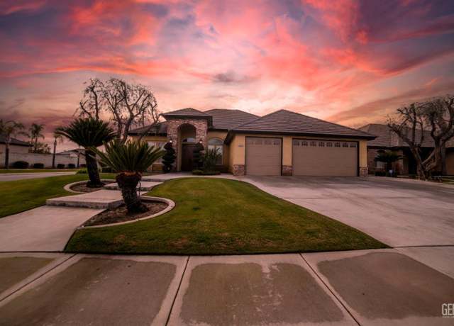 Property at 11913 Indianapolis Dr, Bakersfield, CA 93312, 3 beds, 2.5 baths