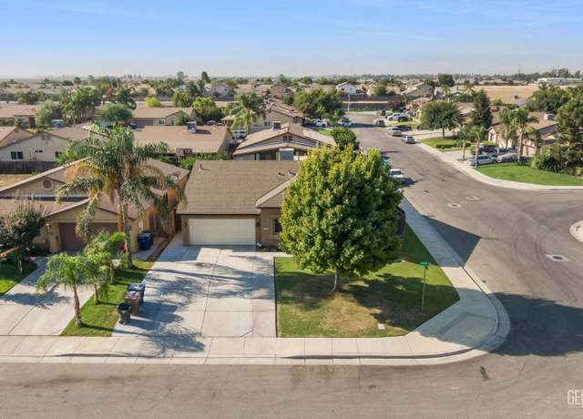 Property at 603 Islington Ct, Bakersfield, CA 93307, 4 beds, 2 baths