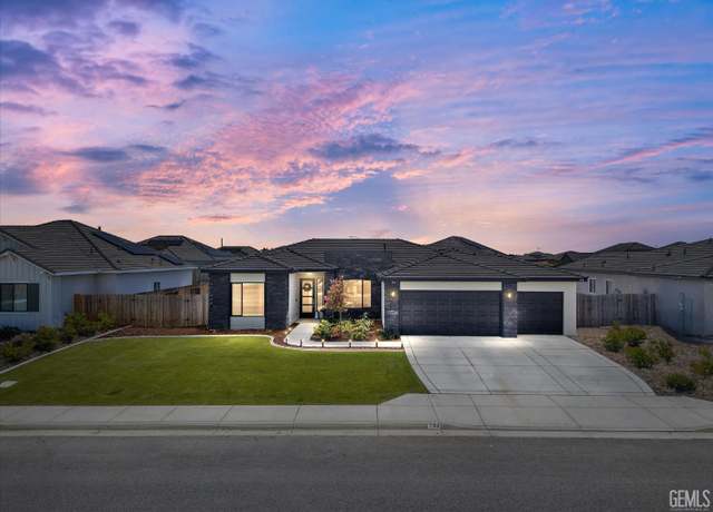 Property at 700 Brookline Ln, Bakersfield, CA 93314, 4 beds, 3 baths