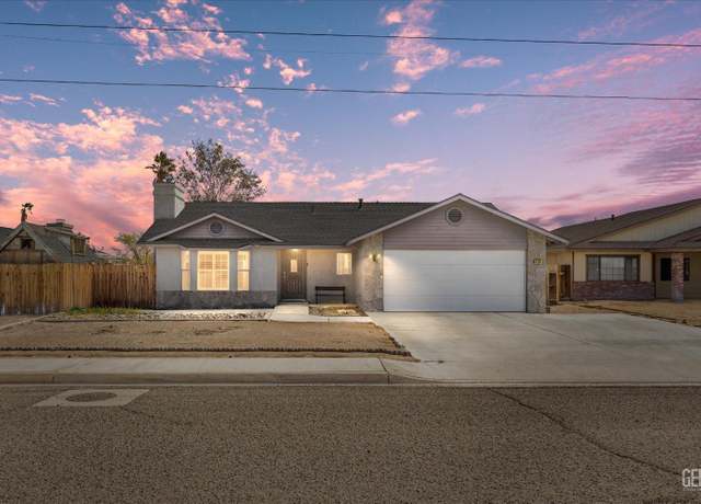Property at 320 N Kern St, Ridgecrest, CA 93555, 3 beds, 2 baths