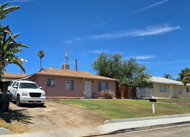 Property at 1704 Bower St, Bakersfield, CA 93305, 3 beds, 1 bath