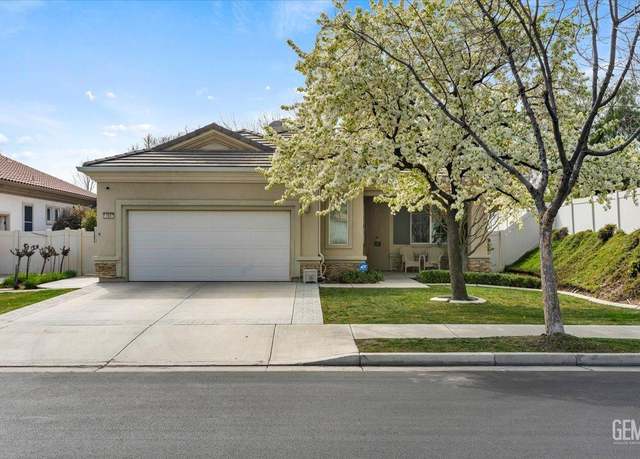 Property at 13607 Blossom Ridge Dr, Bakersfield, CA 93306, 2 beds, 2 baths