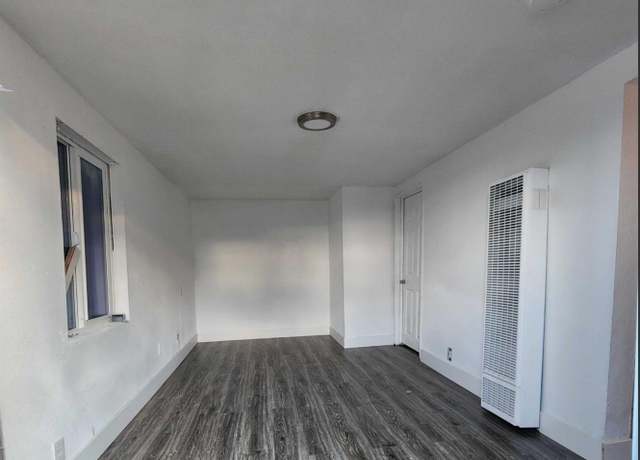Property at 710 Sequoia Dr, Bakersfield, CA 93308, 4 beds, 3 baths