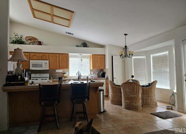 Property at 4102 Sierra Redwood Dr, Bakersfield, CA 93313, 4 beds, 2 baths
