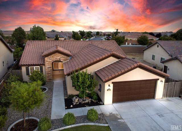 Property at 9029 Midnight Creek Way, Bakersfield, CA 93311, 5 beds, 2.75 baths