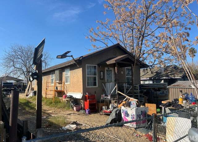 Property at 209 Eastern Ave, Taft, CA 93268, 2 beds, 1 bath