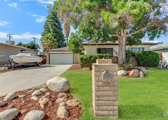 Property at 1016 Roberts Ln, Bakersfield, CA 93308, 3 beds, 1.75 baths