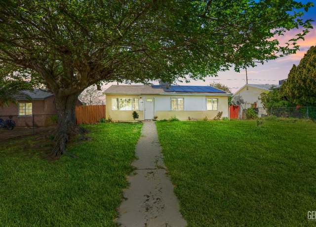Property at 1104 Blossom St, Bakersfield, CA 93306, 4 beds, 1.5 baths