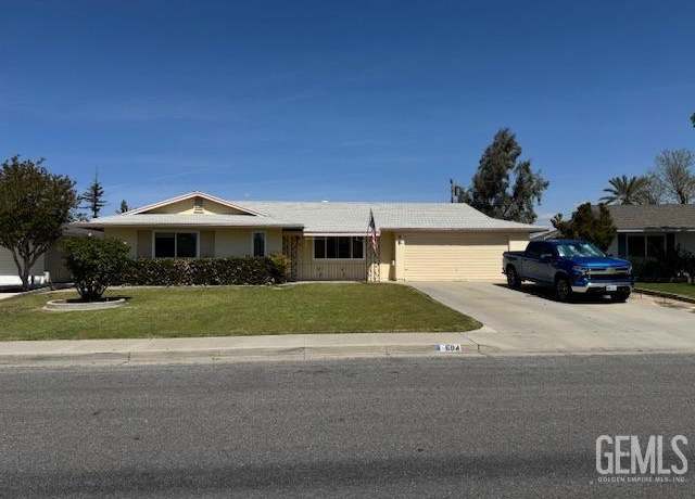 Property at 604 River Oaks Dr, Bakersfield, CA 93309, 2 beds, 2 baths