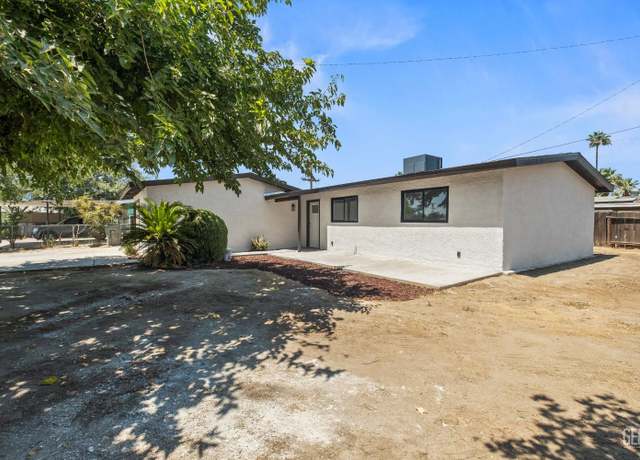 Property at 5804 Elwood Ln, Bakersfield, CA 93307, 3 beds, 2 baths