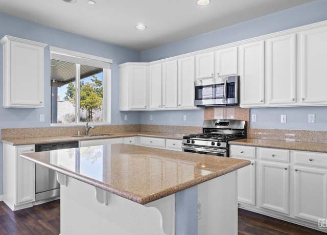 Property at 14710 Huckleberry Dr, Bakersfield, CA 93314, 4 beds, 3 baths