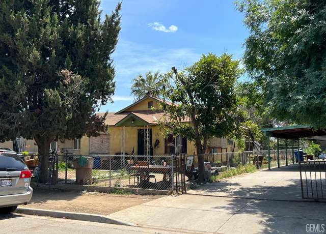 Property at 8417 Montal St, Lamont, CA 93241, 1 bed, 2 baths
