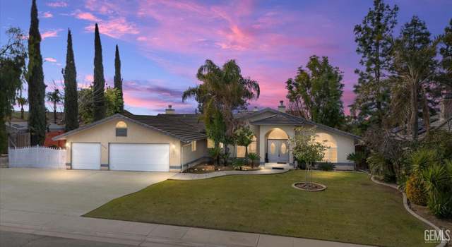 Photo of 5704 Vista Finestra Dr, Bakersfield, CA 93306