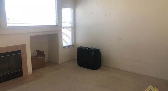 Photo of 3911 Amur Maple Dr, Bakersfield, CA 93311