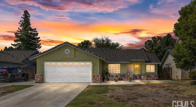 Photo of 5609 Sugar Pine Dr, Bakersfield, CA 93313