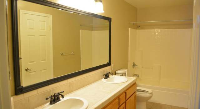 Photo of 7005 Highland Knolls Dr, Bakersfield, CA 93306