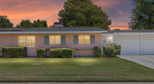 Photo of 1112 Pebble Beach Dr, Bakersfield, CA 93309