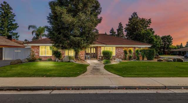 Photo of 6907 Lassalette Dr, Bakersfield, CA 93308
