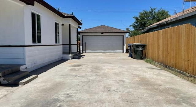 Photo of 610 Decatur St, Bakersfield, CA 93308