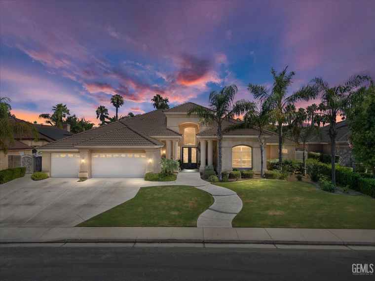 Photo of 13102 Providence Pl Bakersfield, CA 93314