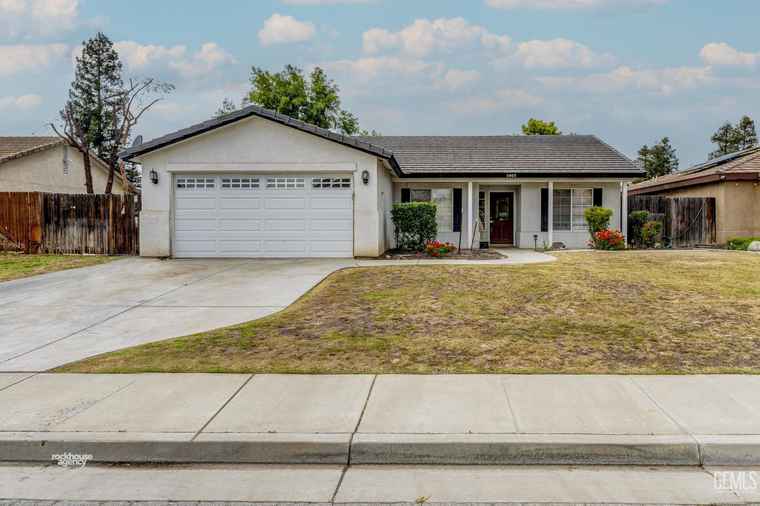 Photo of 5403 Rockwell Dr Bakersfield, CA 93308