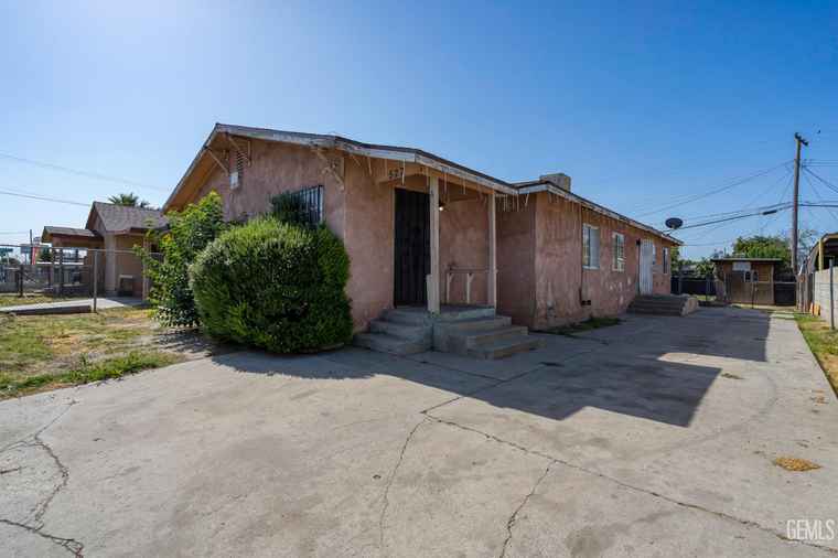 Photo of 1527 E California Ave Bakersfield, CA 93307