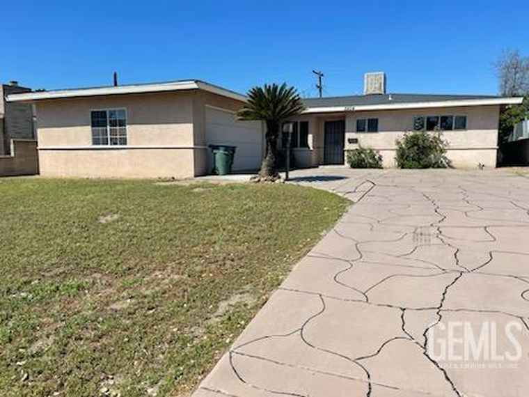 Photo of 3204 Mount Vernon Ave Bakersfield, CA 93306