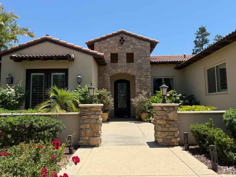 Photo of 2410 Exton St Bakersfield, CA 93311