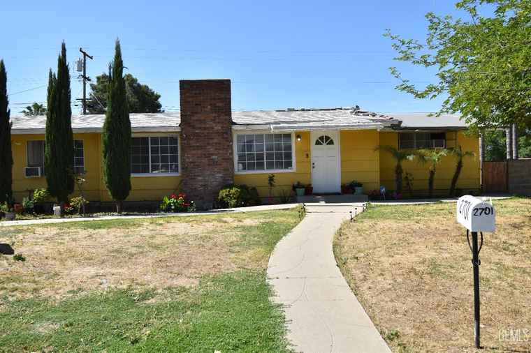 Photo of 2701 Kaibab Ave Bakersfield, CA 93306