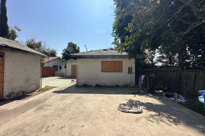 244 Lincoln St, Bakersfield, CA 93305