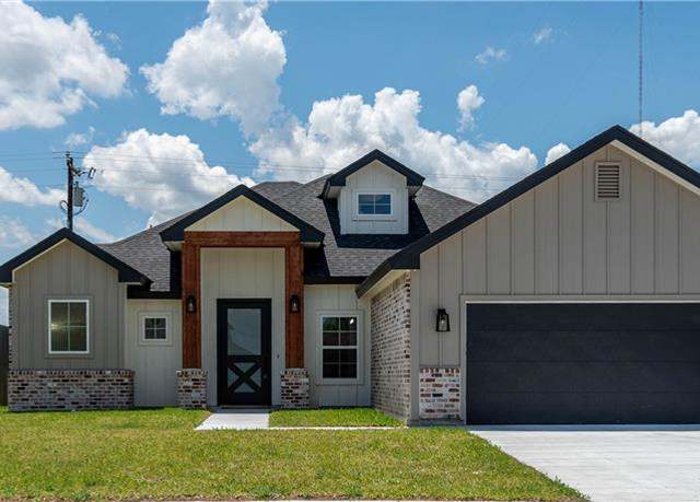 Property at 2321 Brown Pelican Ln, Harlingen, TX 78552, 4 beds, 2 baths