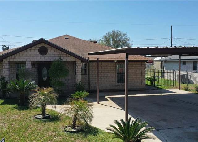Property at 620 E Jefferson St, Weslaco, TX 78599, 4 beds, 2 baths