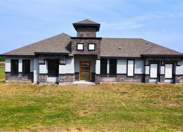Property at 8108 Coyote Dr, Mission, TX 78574, 4 beds, 3.5 baths