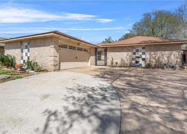 Property at 13622 Wimbledon Oaks Dr, Houston, TX 77065, 3 beds, 2 baths
