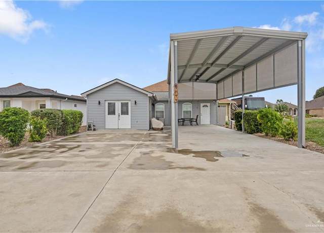 Property at 2014 E Bogey Dr, Mission, TX 78572, 1 bed, 1.5 baths