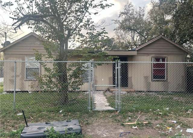 Property at 301 N Homero De Leon St, Edcouch, TX 78538, 3 beds, 1 bath