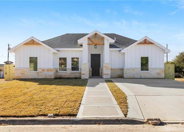 Property at 113 W 5th St, La Joya, TX 78560, 3 beds, 2 baths