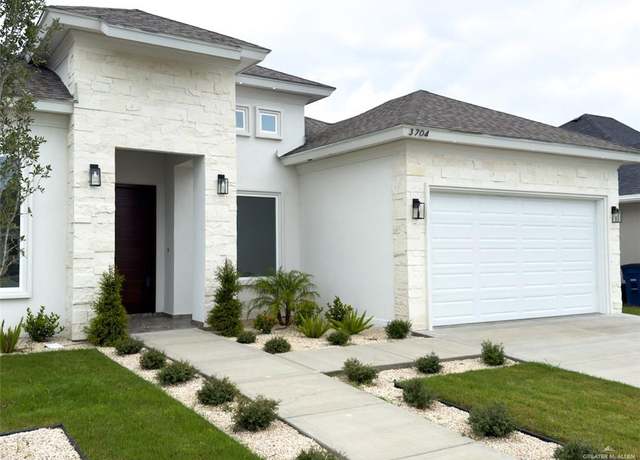 Property at 3704 E Santorini Dr, Edinburg, TX 78542, 3 beds, 2.5 baths