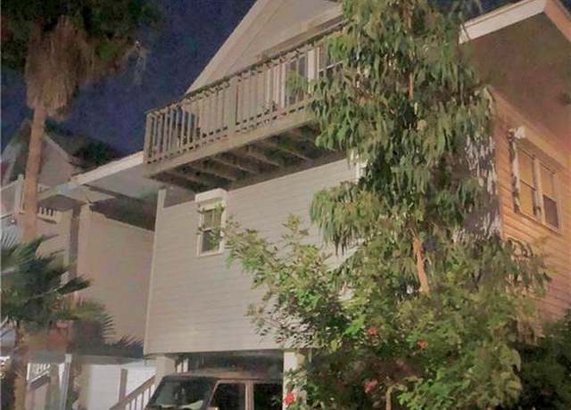 Property at 102 E Scallop, Port Isabel, TX 78578, 3 beds, 2.5 baths
