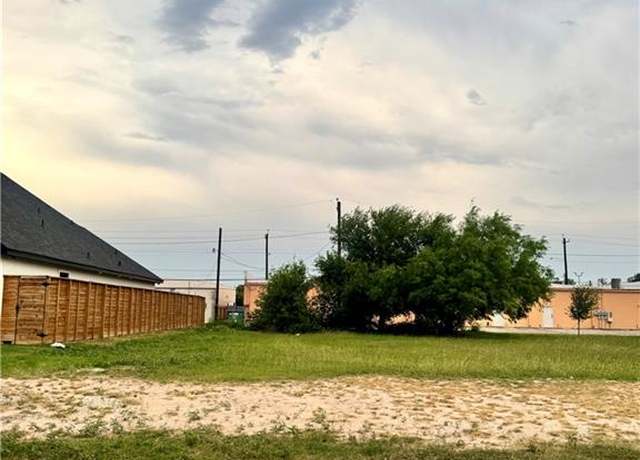 Property at 124 E Quince Ave, Mcallen, TX 78501