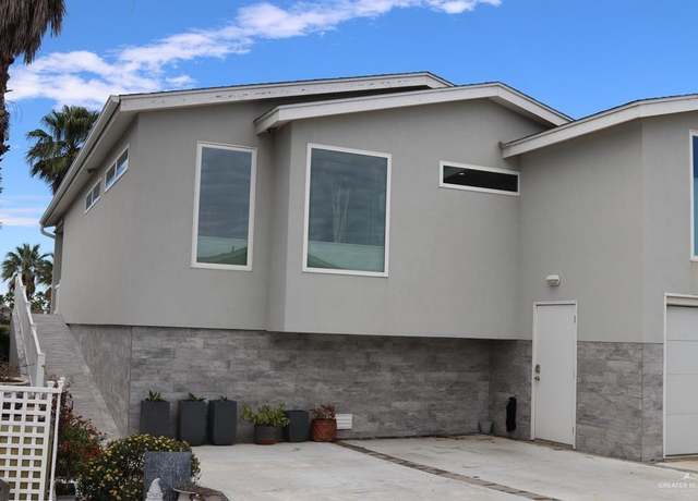 Property at 572 Sand Dollar Dr, Port Isabel, TX 78578, 2 beds, 2 baths