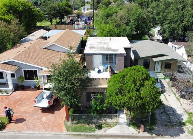 Property at 212 E 1st St, San Juan, TX 78589, 4 beds, 1 bath