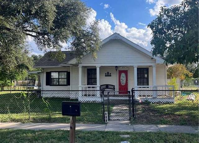 Property at 304 E Cherokee Ave, Pharr, TX 78577, 4 beds, 2 baths