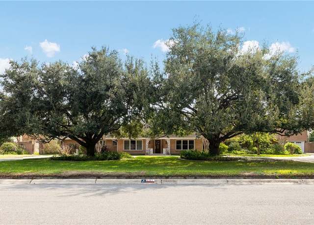 Property at 801 Kendlewood Ave, Mcallen, TX 78501, 5 beds, 4.5 baths