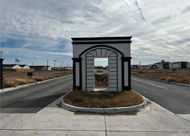Property at 704 Dominion Dr, Weslaco, TX 78596