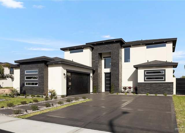 Property at 3118 N Elm St, Edinburg, TX 78542, 4 beds, 3.5 baths