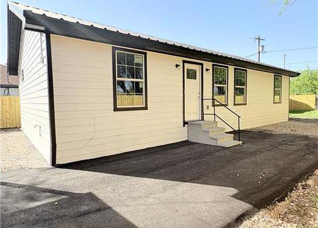 Property at 626 E Fannin Ave, Alamo, TX 78516, 3 beds, 2 baths