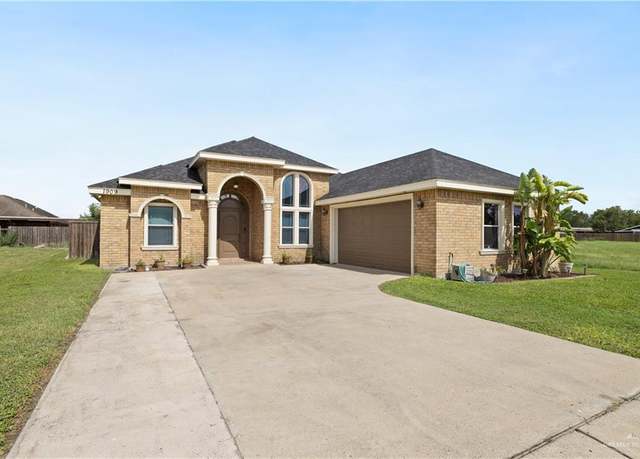 Property at 1909 N Gumwood St, Pharr, TX 78577, 3 beds, 2 baths