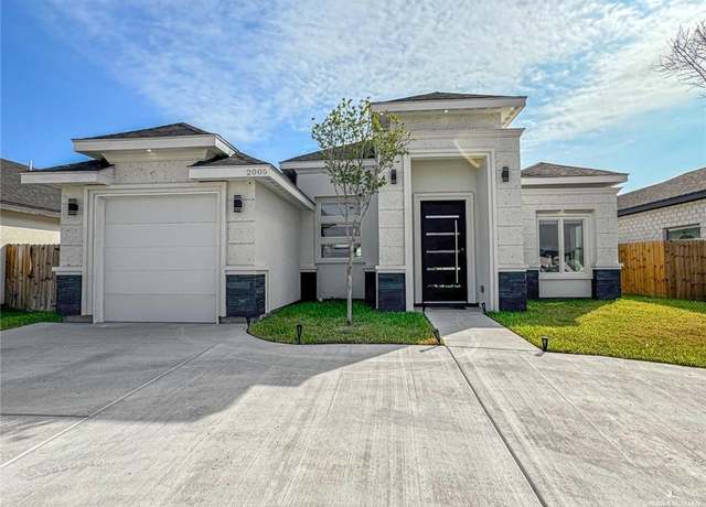 Property at 2005 32nd St, Hidalgo, TX 78557, 3 beds, 2.5 baths